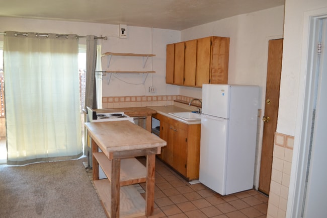Building Photo - 130 Live Oak Ave