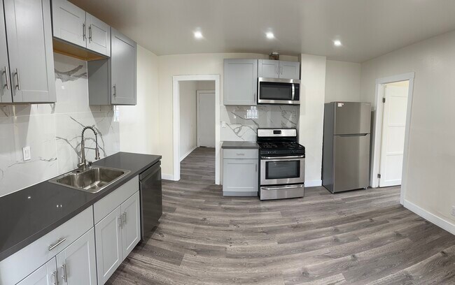 Building Photo - 5964 S Figueroa St