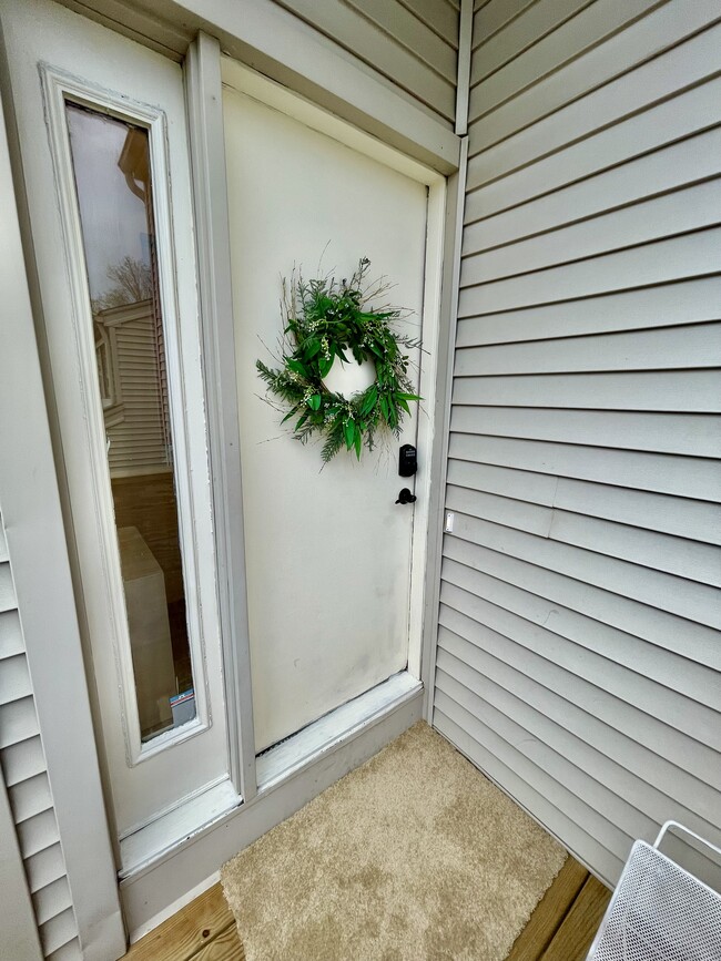 Foto del edificio - 300 Brittany Farms Rd