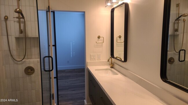 Foto del edificio - 8863 E Sheena Dr
