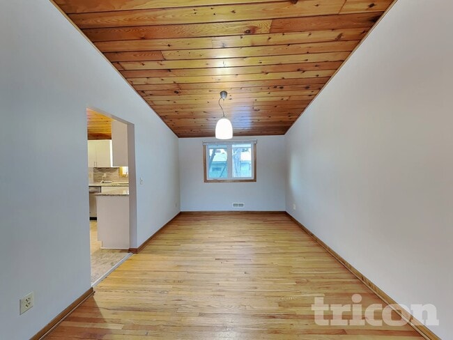 Building Photo - 9241 34th Ave N