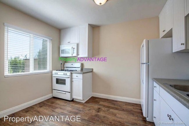 Foto del edificio - 4365-4369 Rosebud Ln