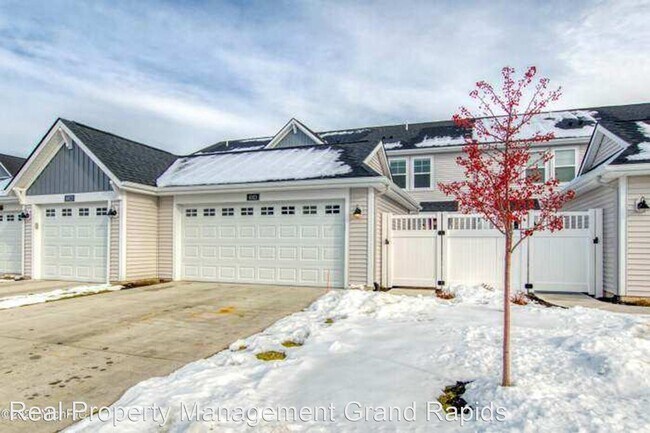 Foto del edificio - 3 br, 3 bath House - 6921 Myers Lake