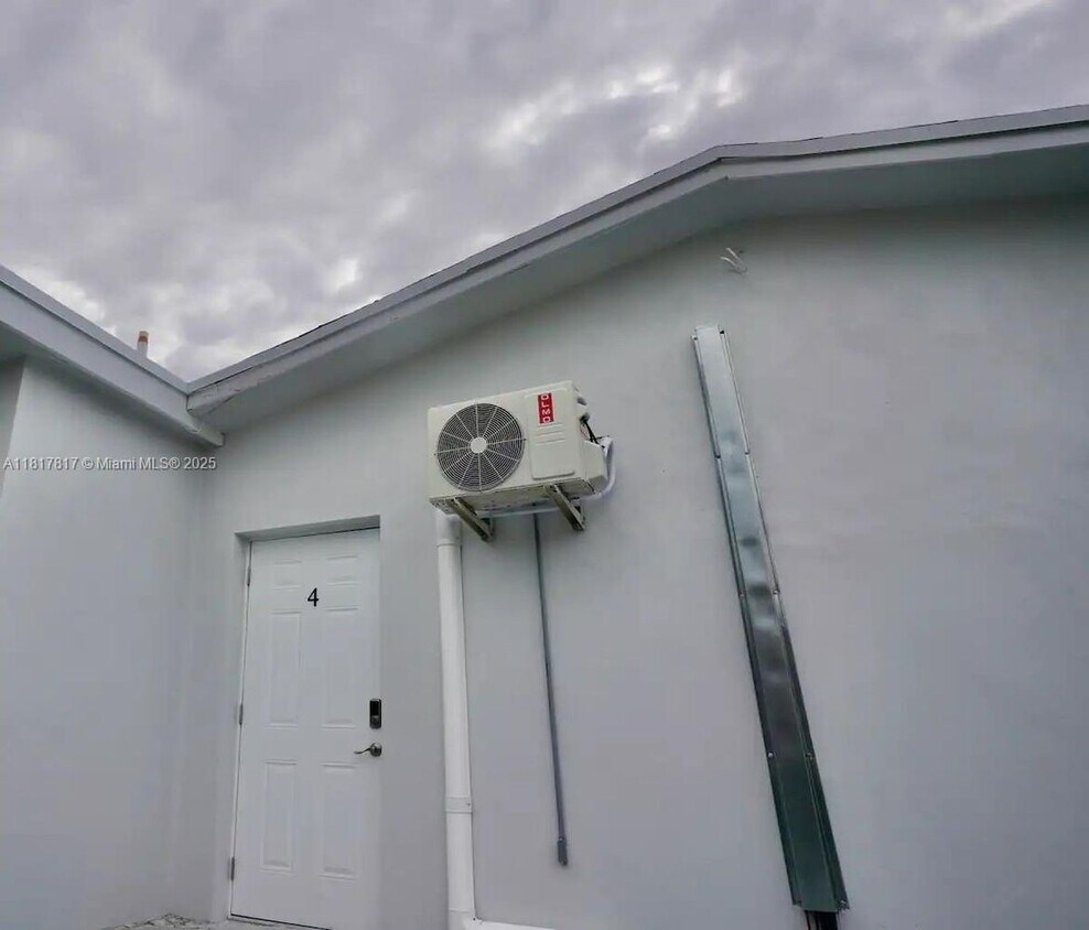 Building Photo - 1647 NW 29th Ave