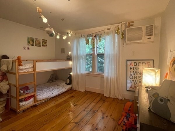 Primary Photo - 105 Pleasant St