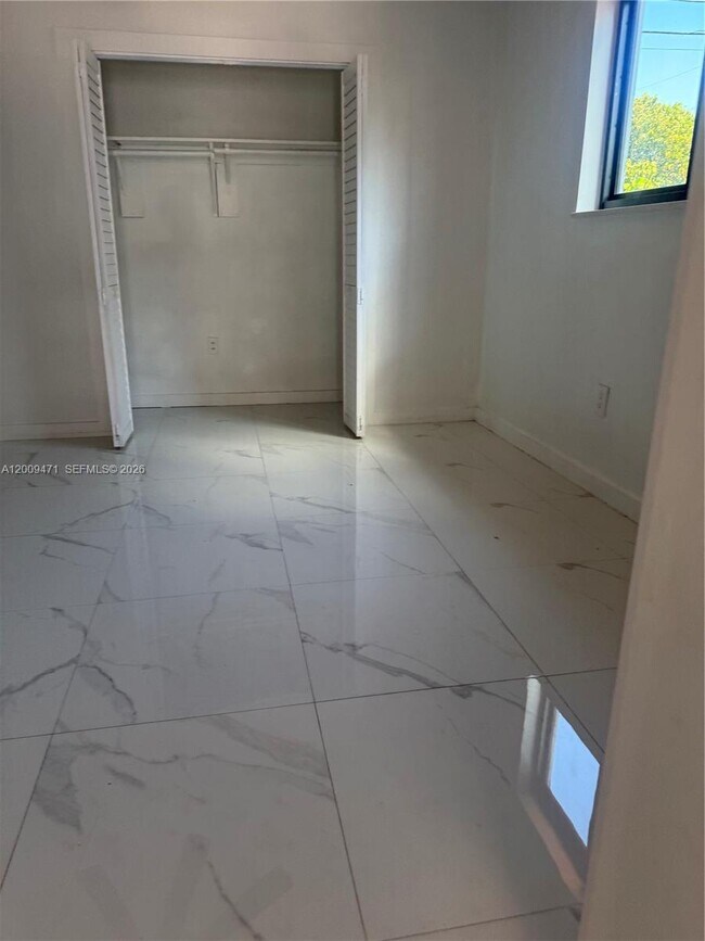 Foto del edificio - 3690 W 8th Ave