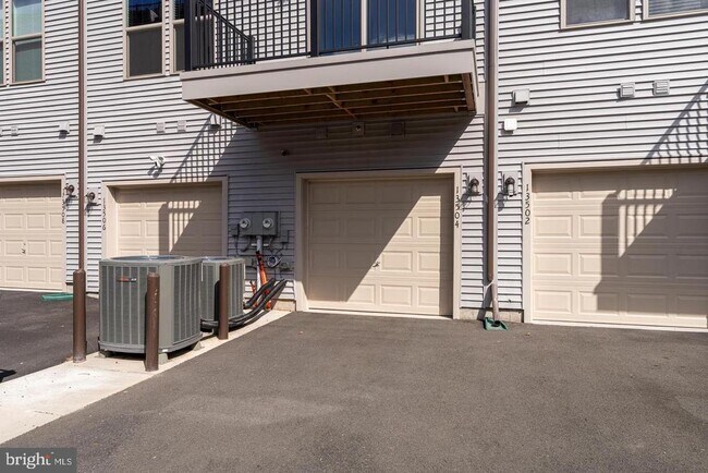 Building Photo - 13504 Innovation Station Lp