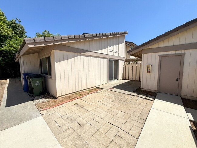 Foto del edificio - 11104 Poblado Rd