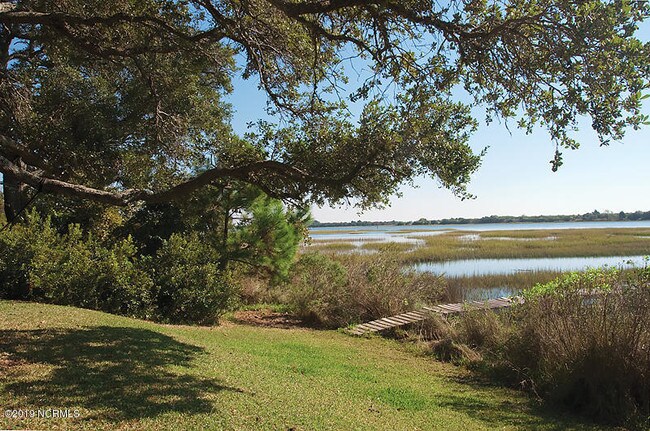 Building Photo - 2405 Middle Sound Loop Rd