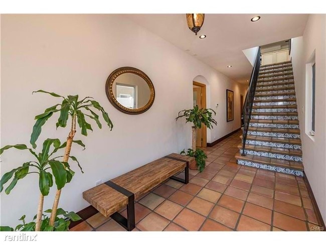 Building Photo - 2116 Monterey Blvd