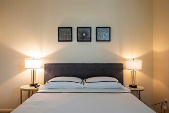 Building Photo - 4423 Hidden Oaks Wy