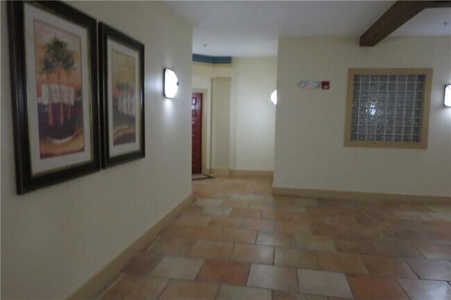 Foto del edificio - 10 Perimeter Summit Blvd