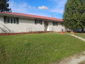 Building Photo - 701 8th Ave SE