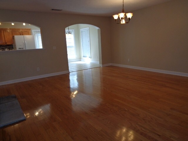 Building Photo - 612 Pointe Clear Dr