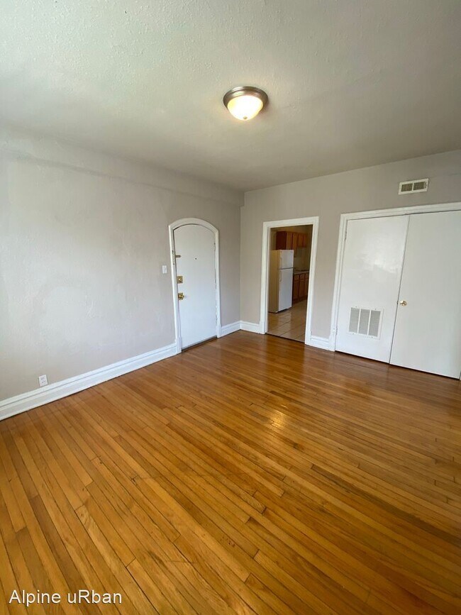 Building Photo - 1 br, 1 bath Apartment - 5345-49 Cabanne A...