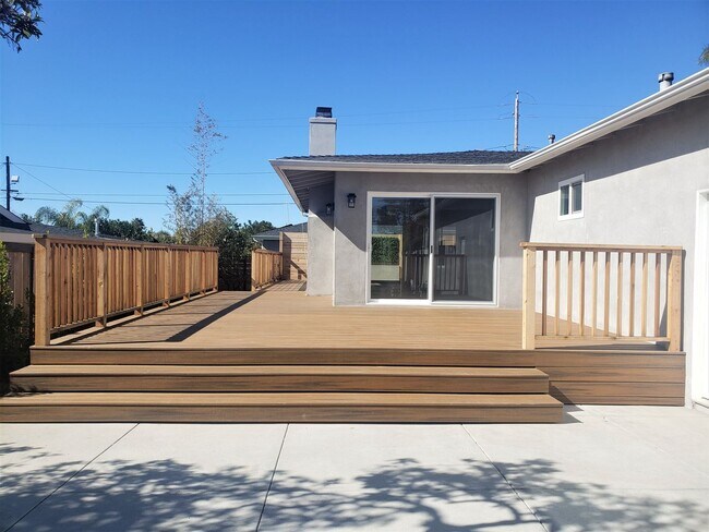 Foto del edificio - Modernized, 3BD/2BA House in Leucadia: Minutes to Beach, Town, YMCA!