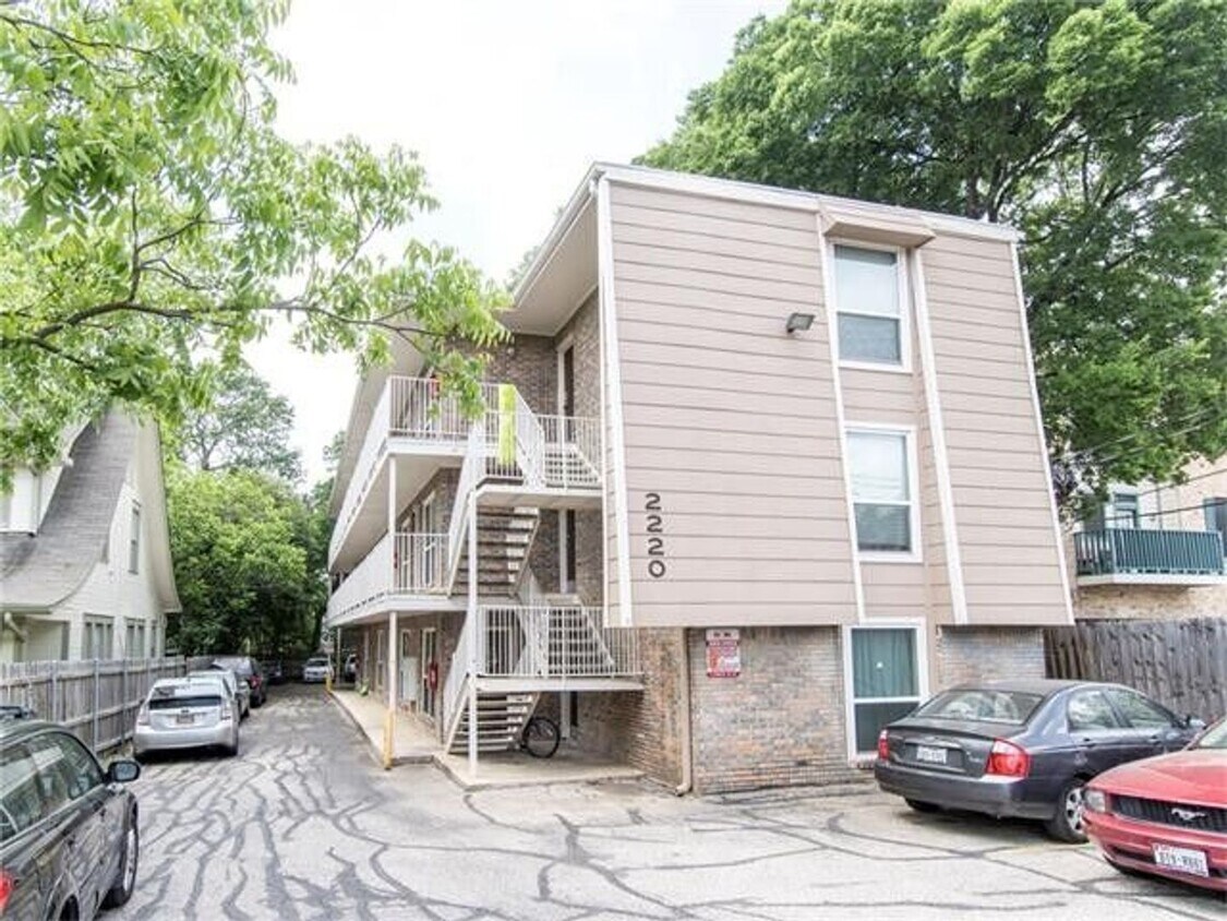 Foto del edificio - 2220 Leon St