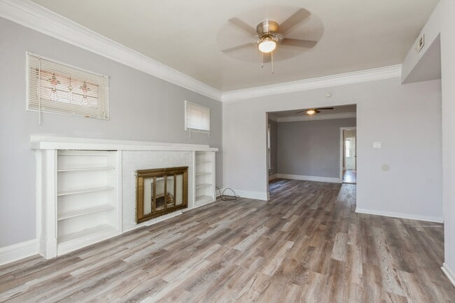 Building Photo - 7916 S Throop St