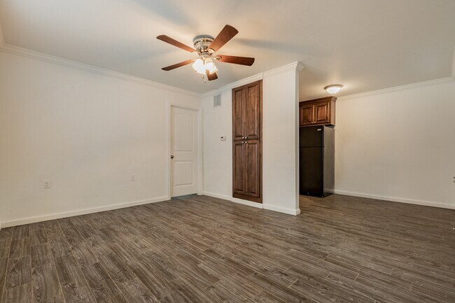 Building Photo - 319 E Edwards St