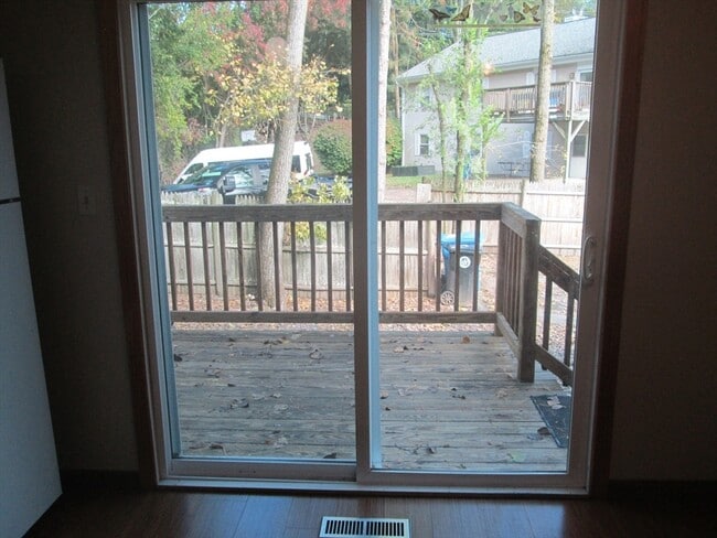 Building Photo - 108 Clark St