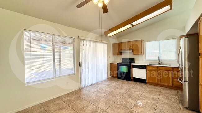 Foto del edificio - 8622 W Roanoke Ave