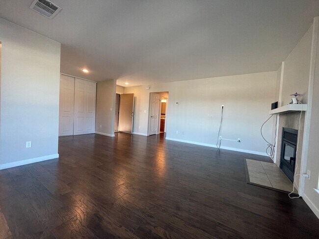 Foto del edificio - Beautiful Condo in Gated Community