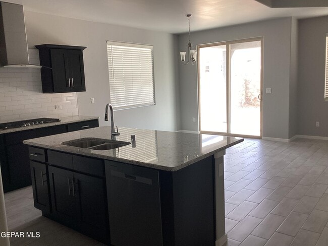 Building Photo - 116 Sarah Trl