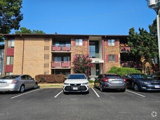 Building Photo - 2842 Dover Ln