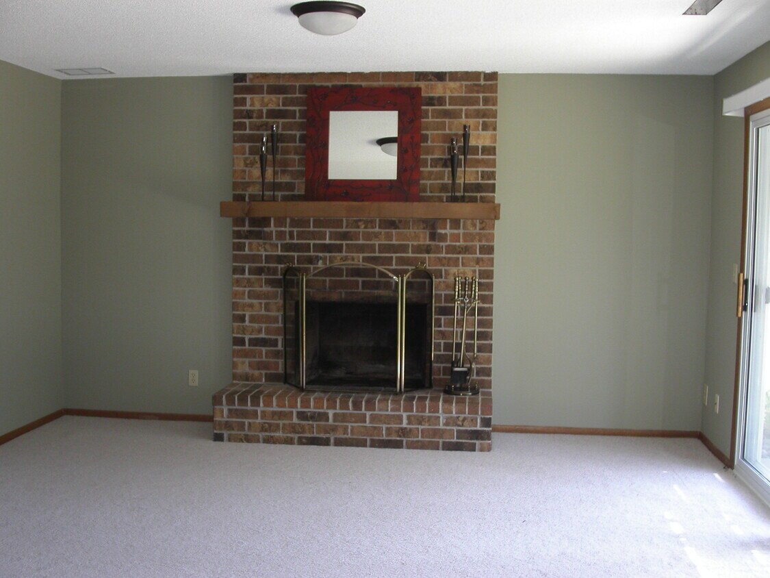 Building Photo - 10380 Juniper Ln