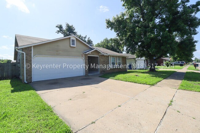 Foto del edificio - 3 Bed | 2 Bath in East Tulsa!