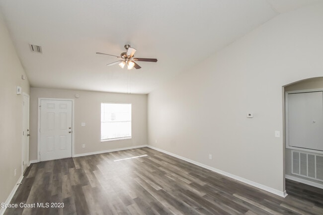 Foto del edificio - 2511 Palomar Ave SE