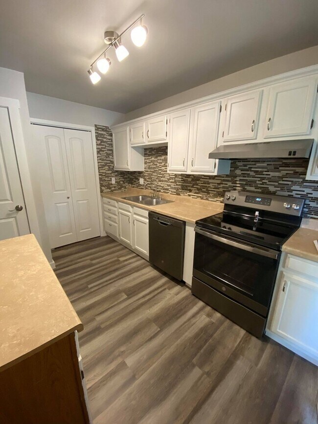 Foto del edificio - 518 Wigwam Ln