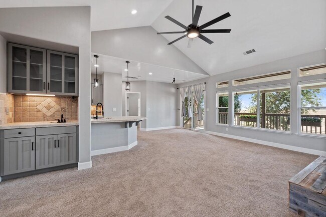 Foto del edificio - 9851 Deep Water Ln