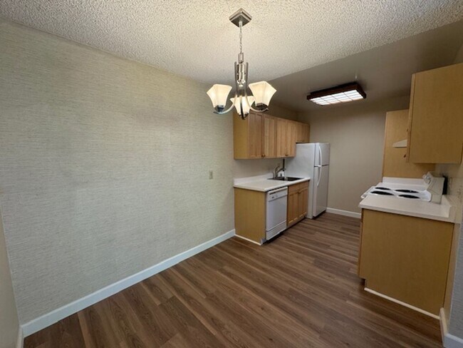 Foto del edificio - Updated 1 bedroom 1 bath condo in Heather ...