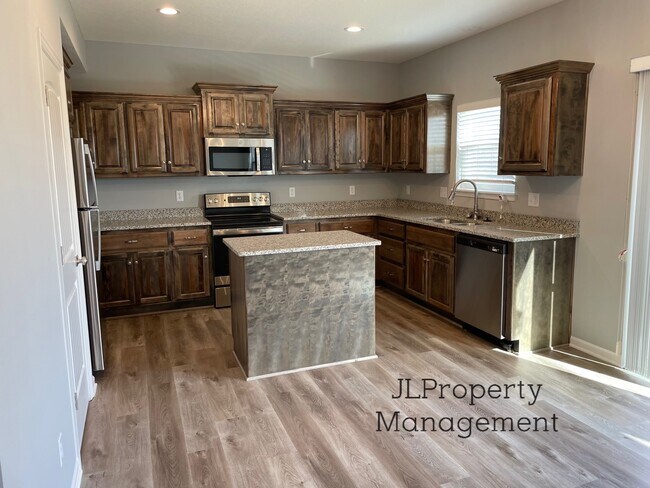 Building Photo - 2309 S Heartland Ct