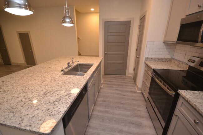 Foto del edificio - 3925 Overbrook Dr