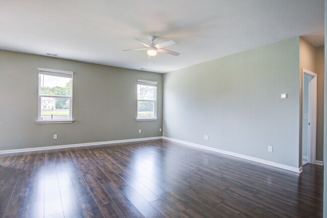 Building Photo - 2732 Harmony Lake Dr