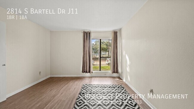 Foto del edificio - 2814 S Bartell Dr