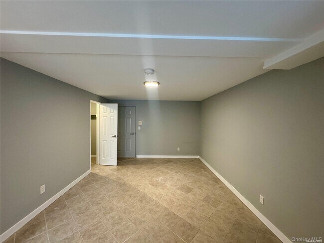 Foto del edificio - 470 E Broadway