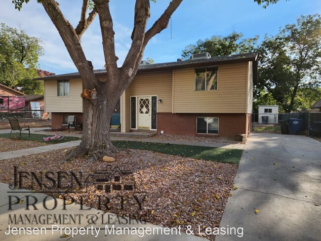 Building Photo - 3 br, 1.5 bath House - 366 North 500 West
