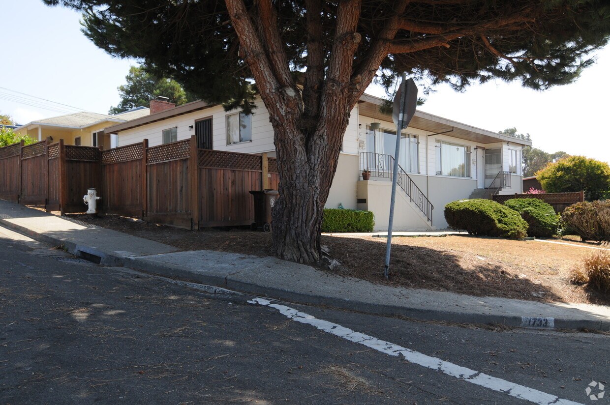 Foto del edificio - 1733-1735 Zinn St