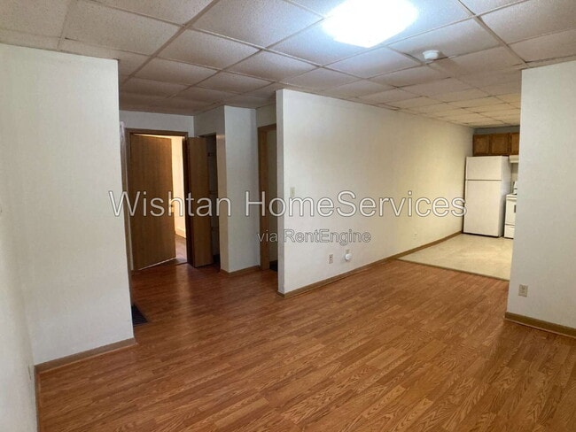 Building Photo - 308 W Adams Rd