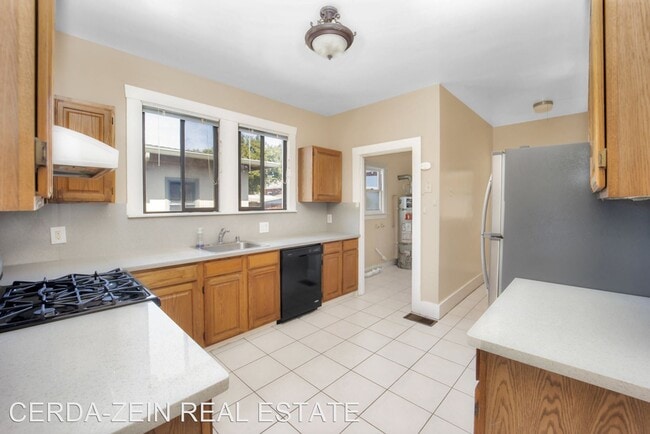 Foto del edificio - 2 br, 1.5 bath House - 1630 Broadway