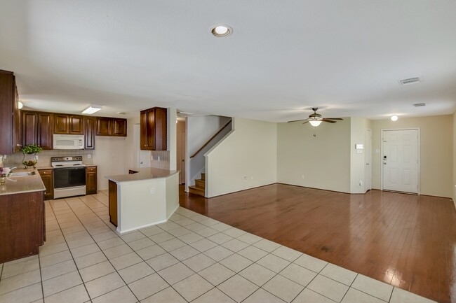 Building Photo - 18231 Valebluff Ln