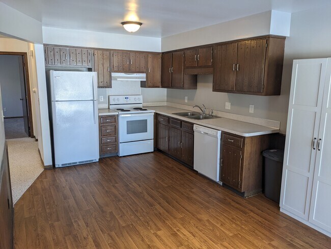 Kitchen - 2376 Wieneke Rd