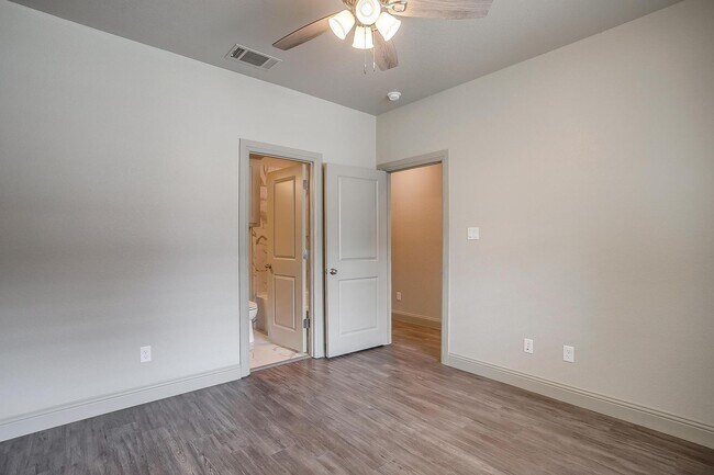 Building Photo - 2829 Forest Park Blvd