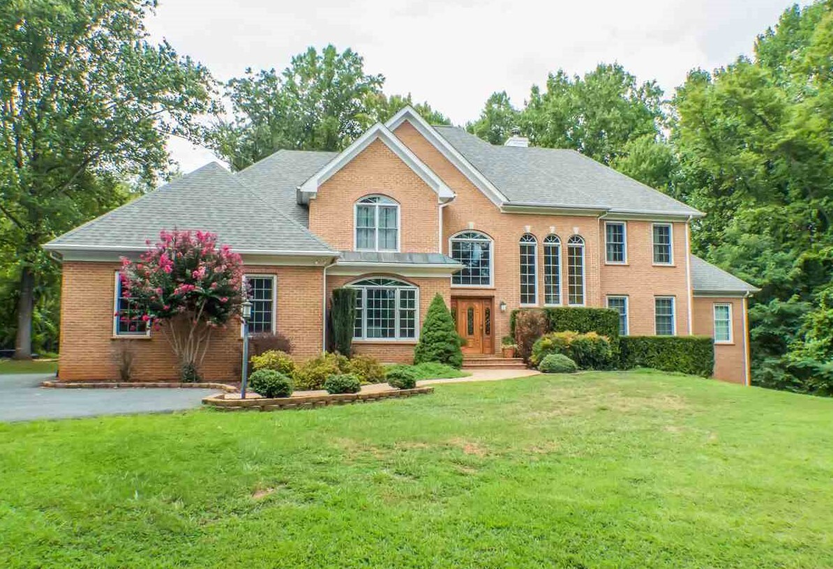 Primary Photo - 4880 Ivy Rd