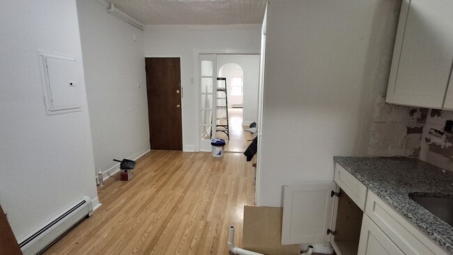 Building Photo - 404 Madison St