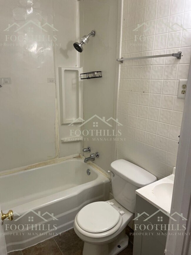 Foto del edificio - 3012 Cambridge Rd