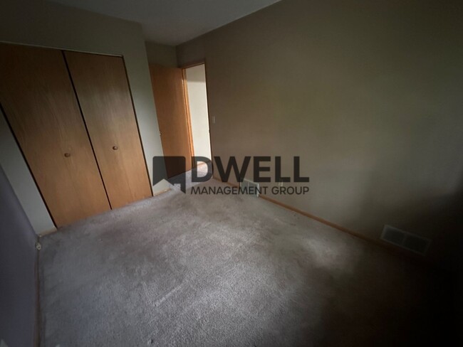 Foto del edificio - NW Rochester Townhome Available Now!